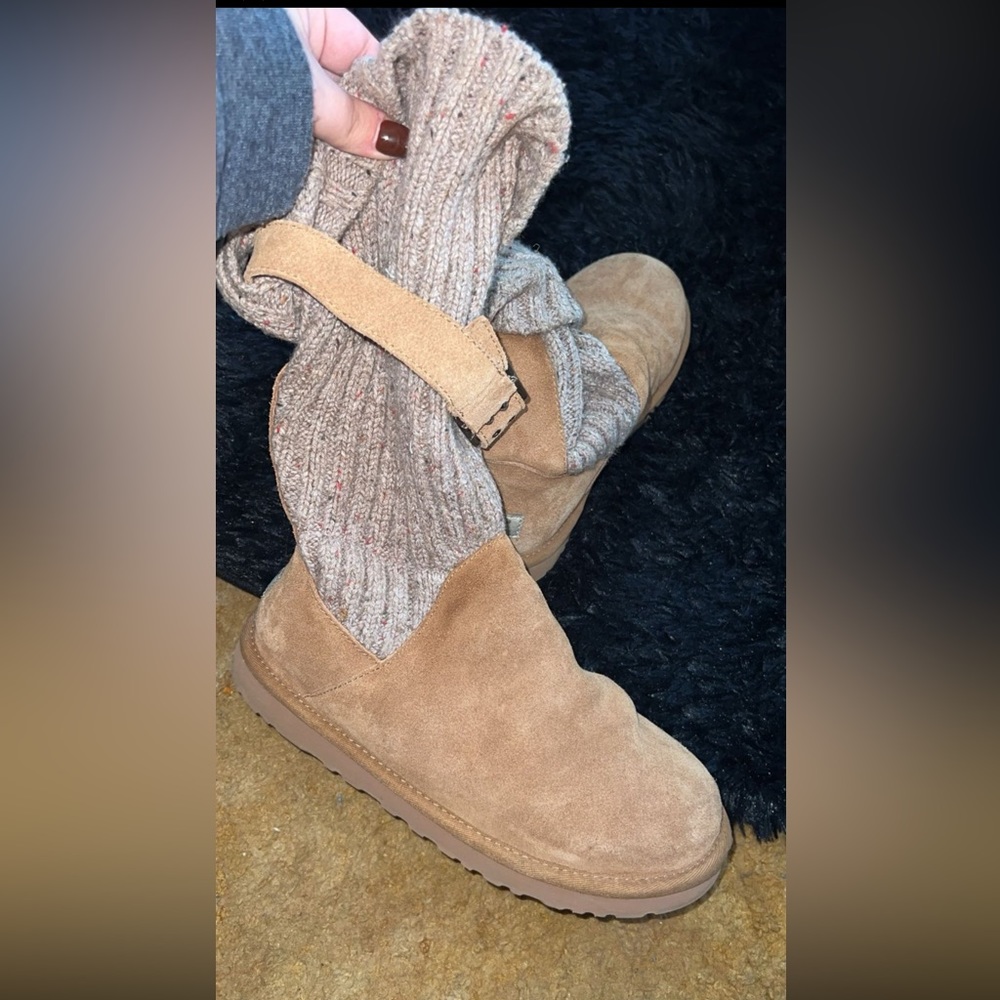 Sweater, UGGs
